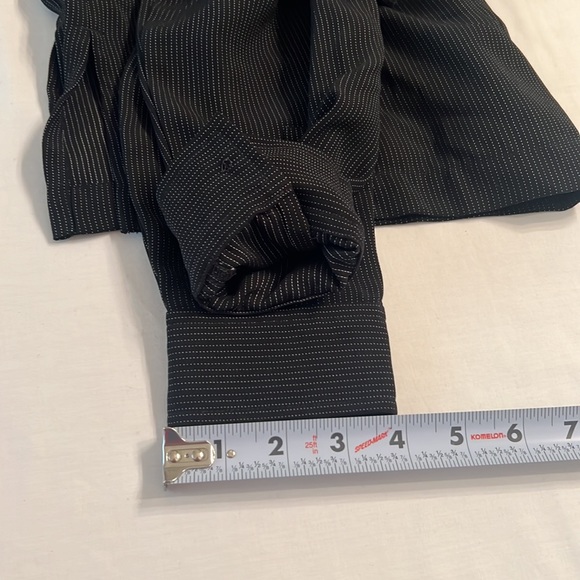 #27- Chicos Design Black Stripes Long Sleeve Button Down Top Blouse Size 1 - Picture 11 of 11